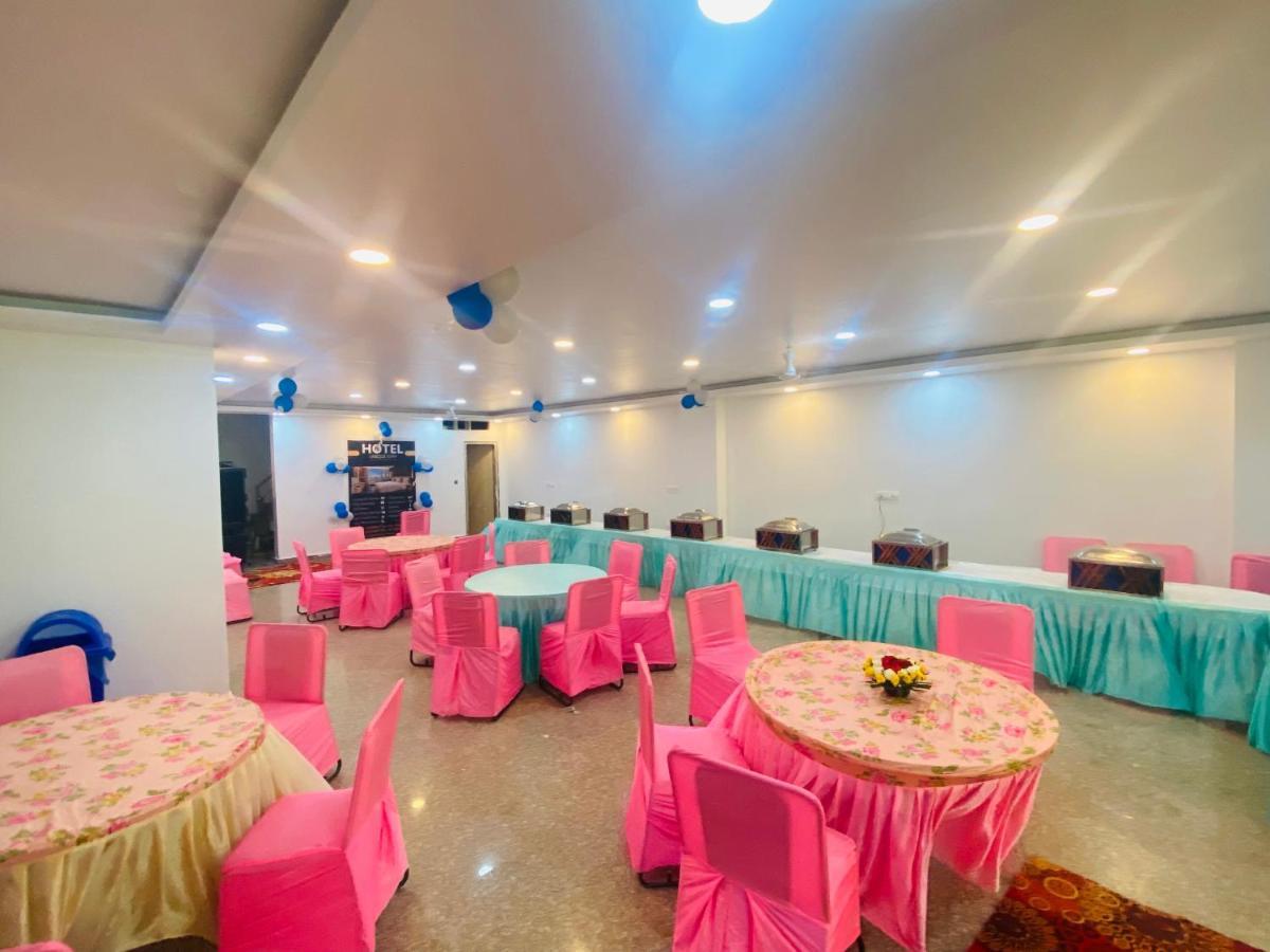As Global Hotel Noida Kültér fotó